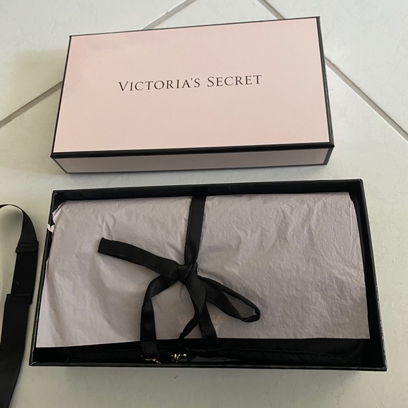 New VS jewelry case - Picture 2 of 2